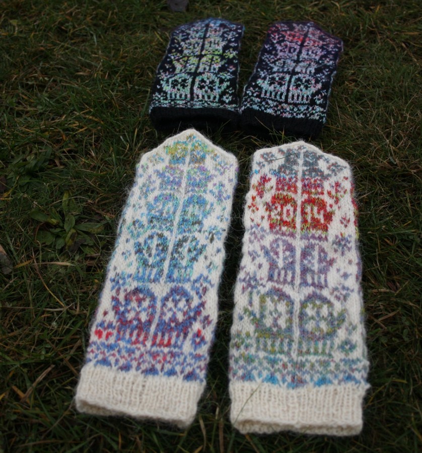 Original, woollen, hand knitted Mittens "2014"